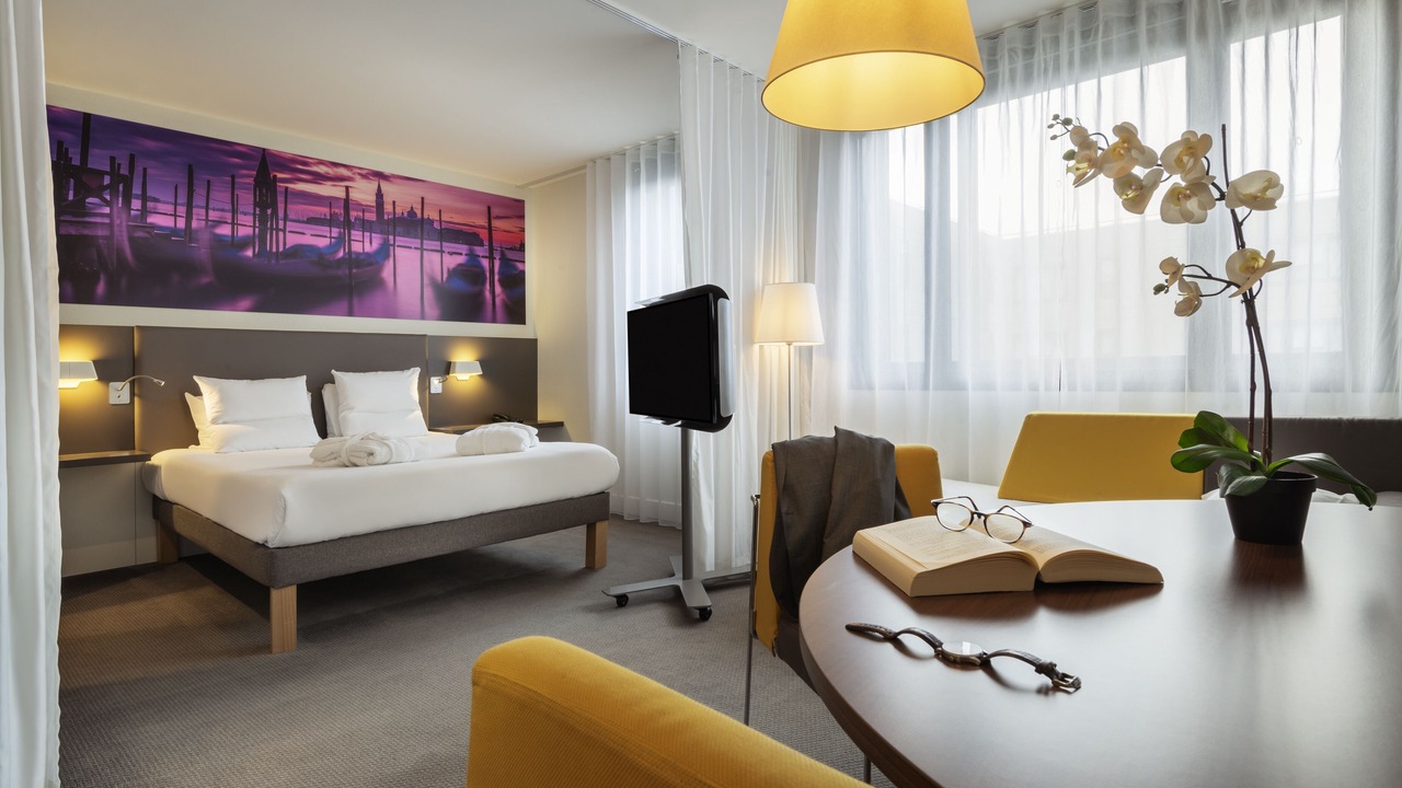 Photo of Bedroom in Roissy-en-France