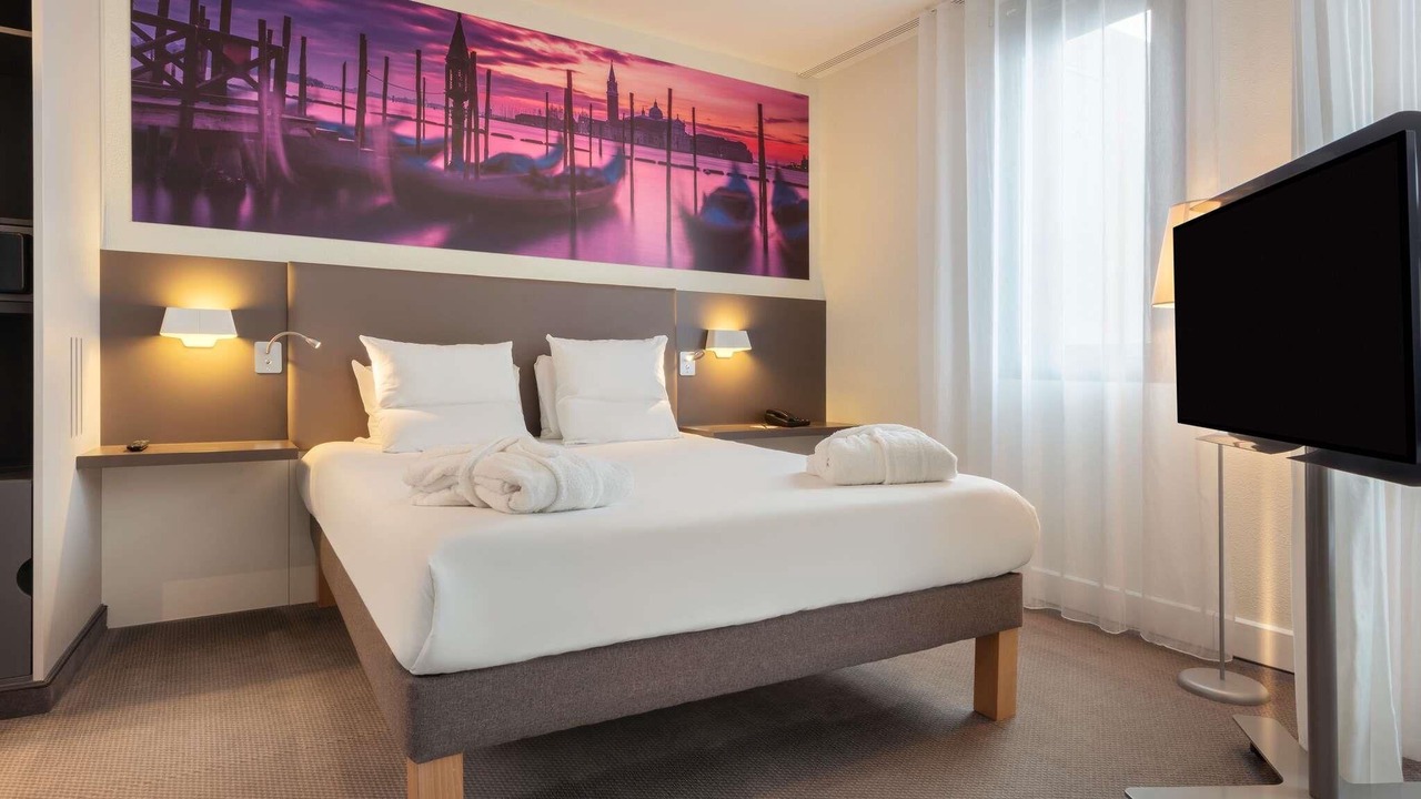 Photo of Bedroom in Roissy-en-France