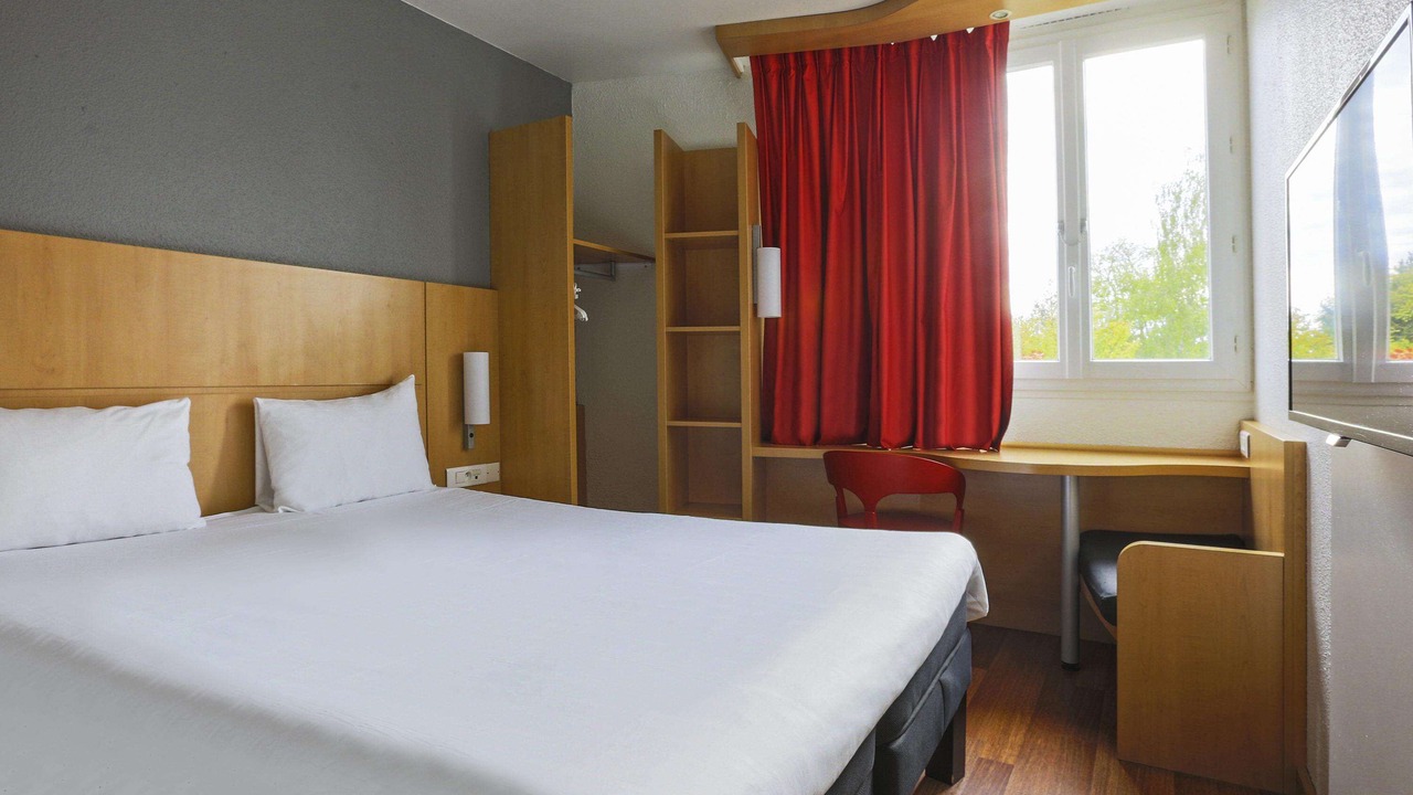 Photo of Bedroom in Chalons-en-Champagne