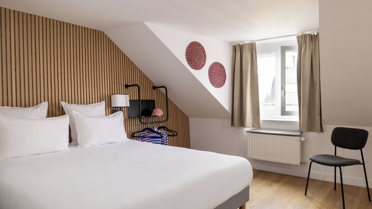 Photo of Bedroom in 2nd Arrondissement