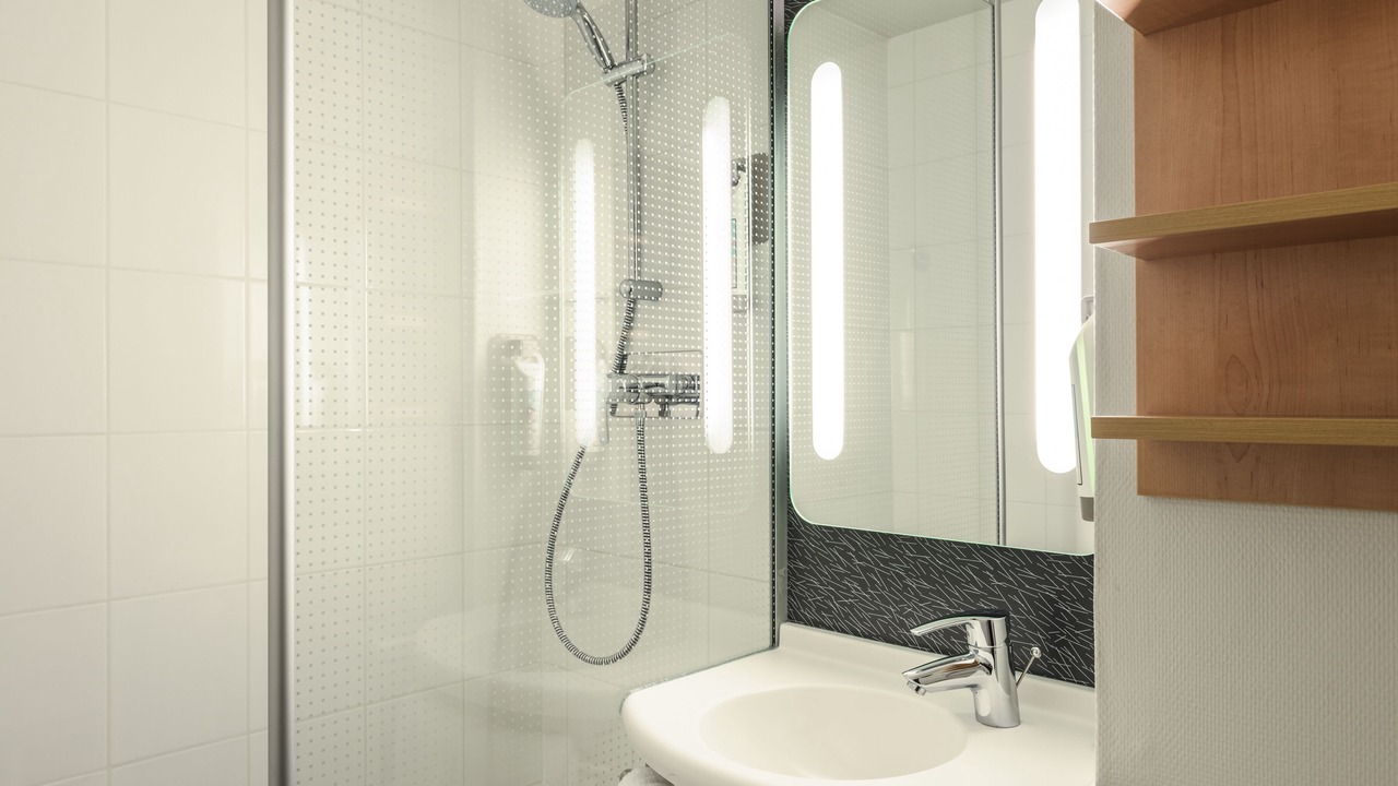 Photo of Bathroom in Cergy