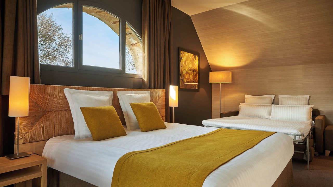 Photo of Bedroom in Villiers-le-Mahieu