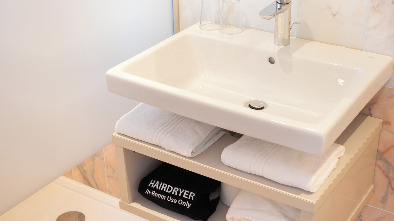 Photo of Bathroom in Saint-Sylvain-d'Anjou