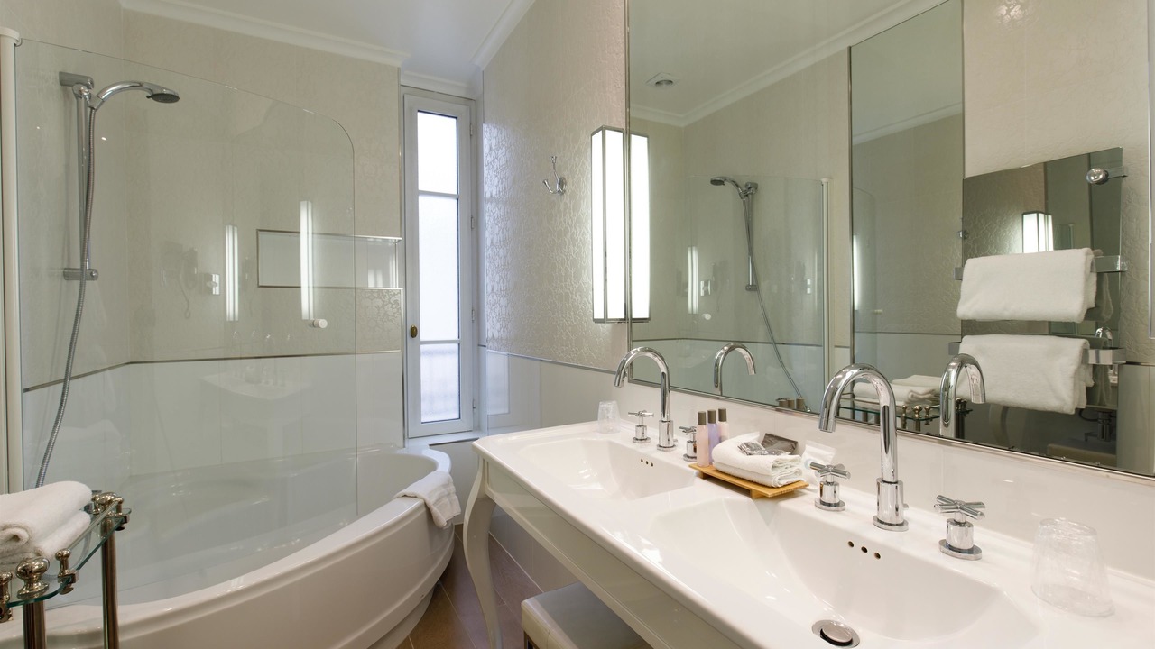 Photo of Bathroom in Chartres