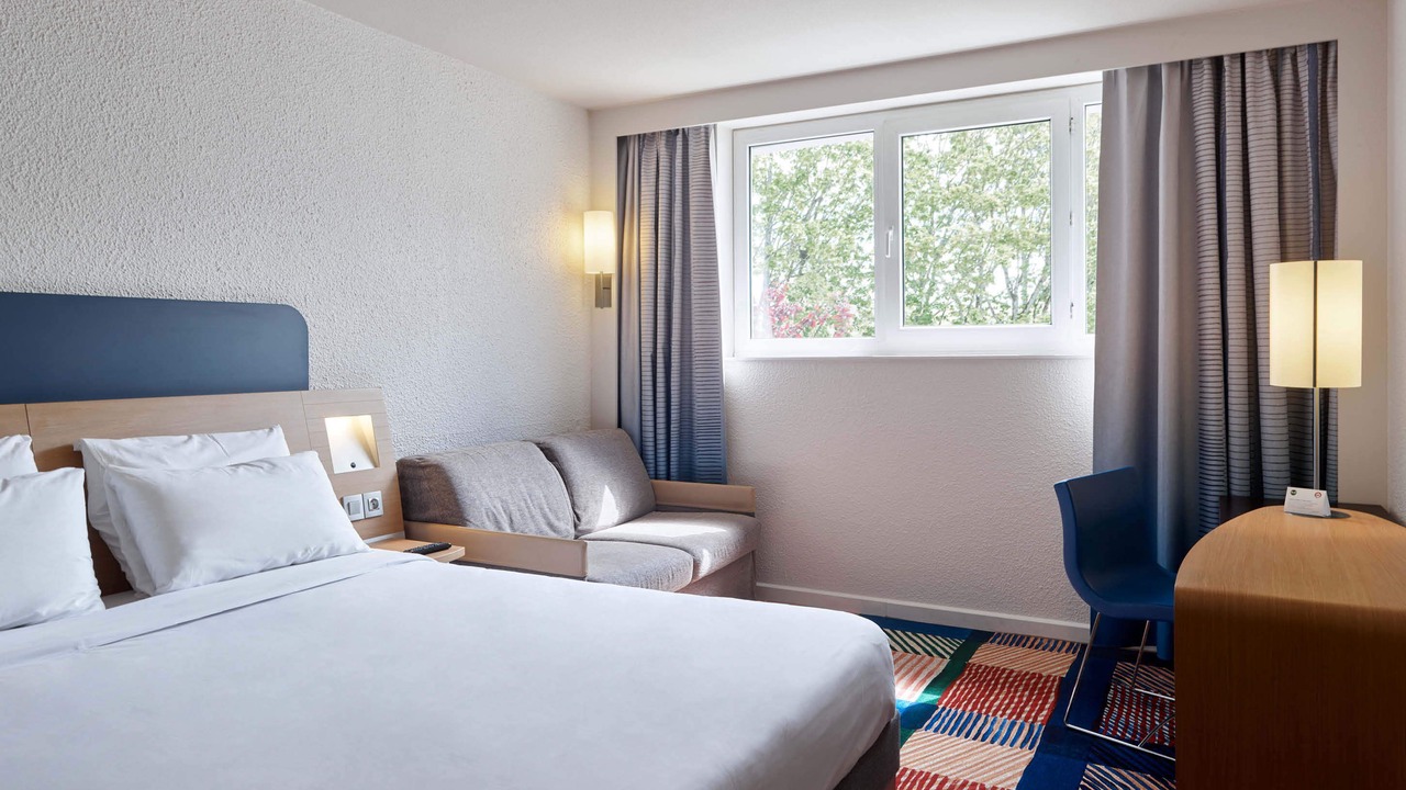 Photo of Bedroom in Cergy