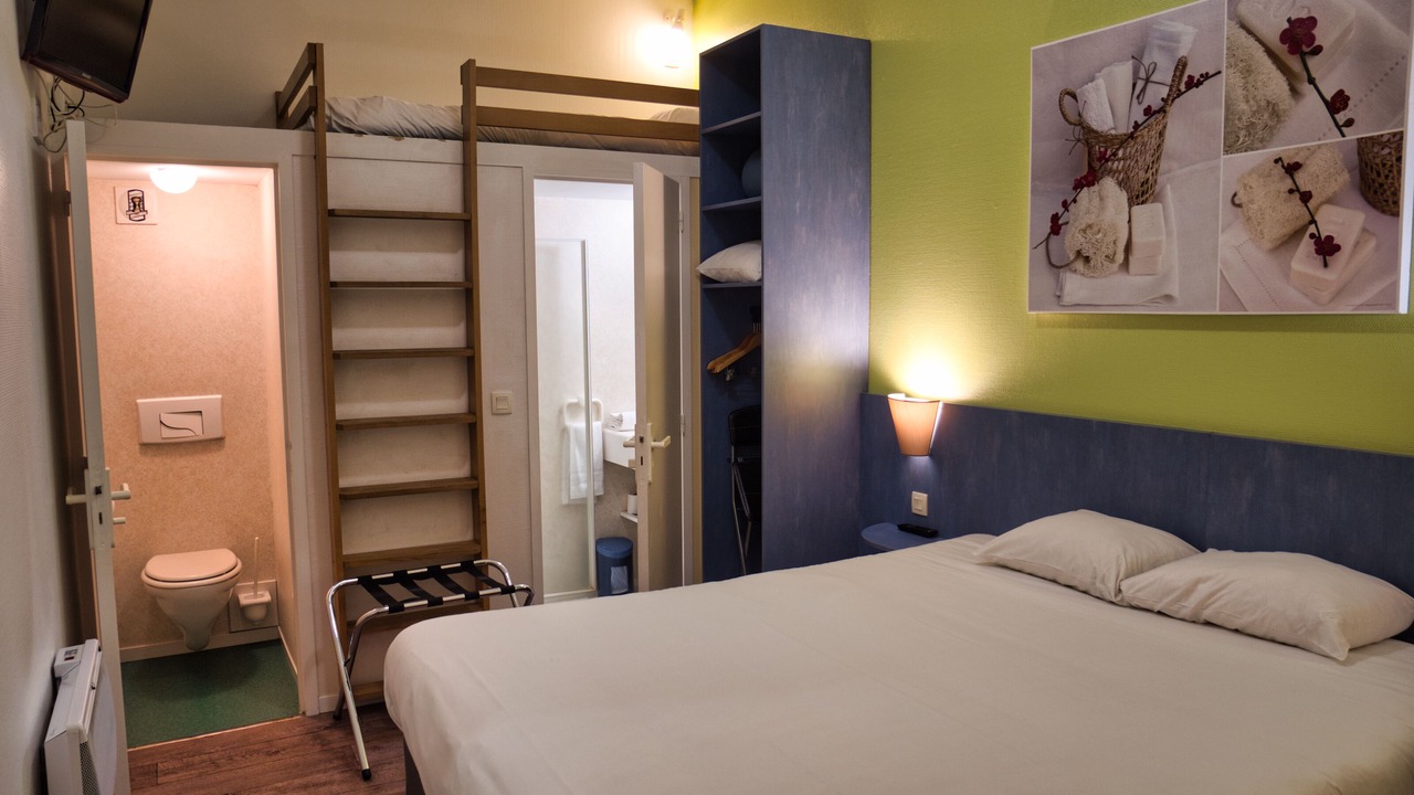 Photo of Bedroom in Cleon