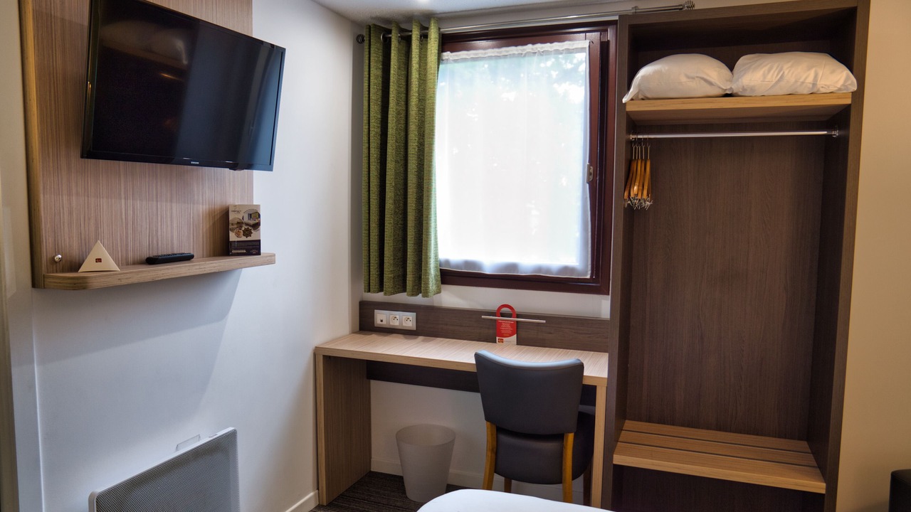 Photo of Bedroom in Cleon