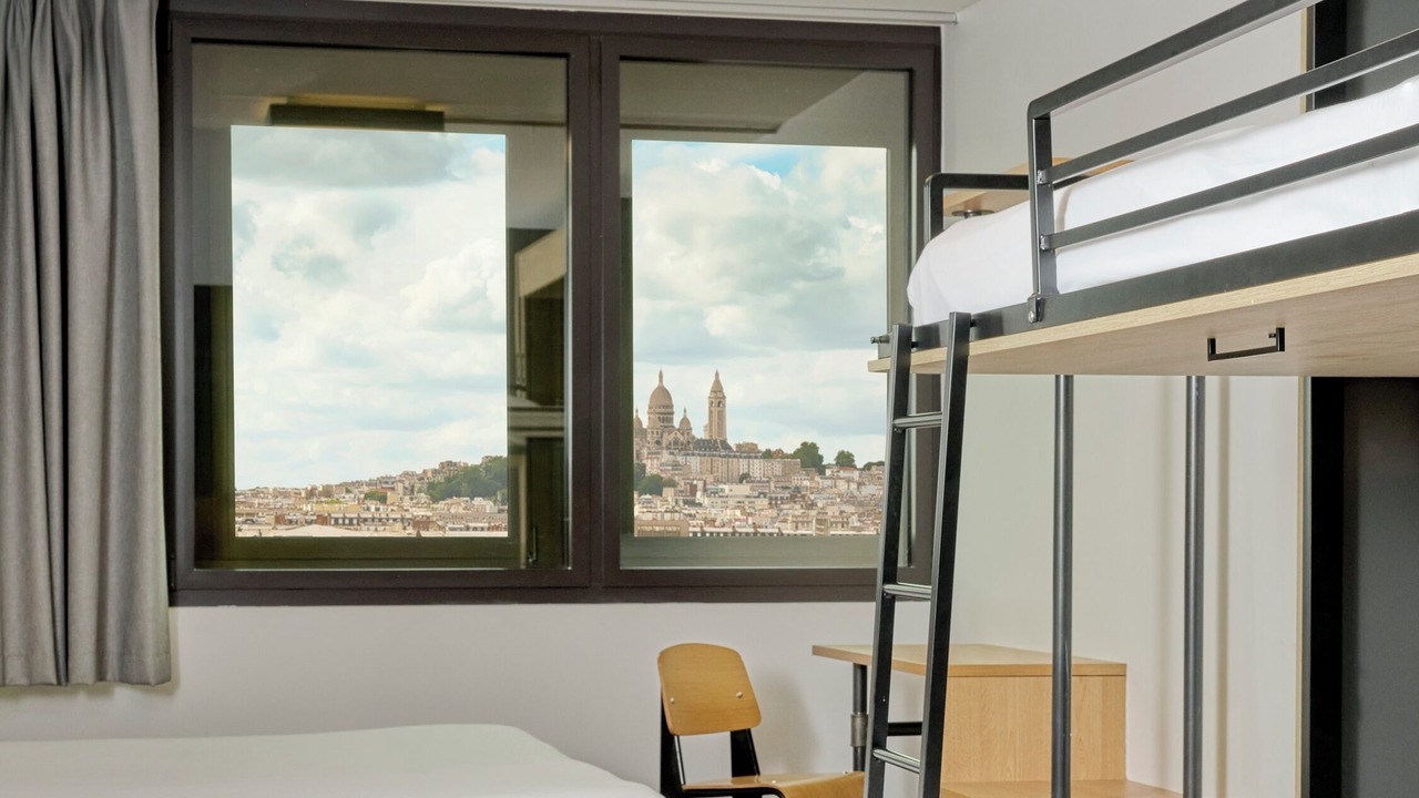 Photo of Bedroom in Hopital Saint-Louis