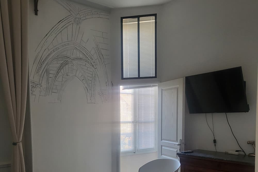 Photo of Bedroom in Villeneuve-sur-Yonne