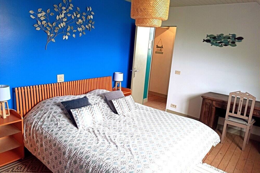 Photo of Bedroom in Saint-Quentin-en-Tourmont