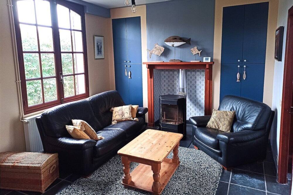 Photo of Livingroom in Saint-Quentin-en-Tourmont