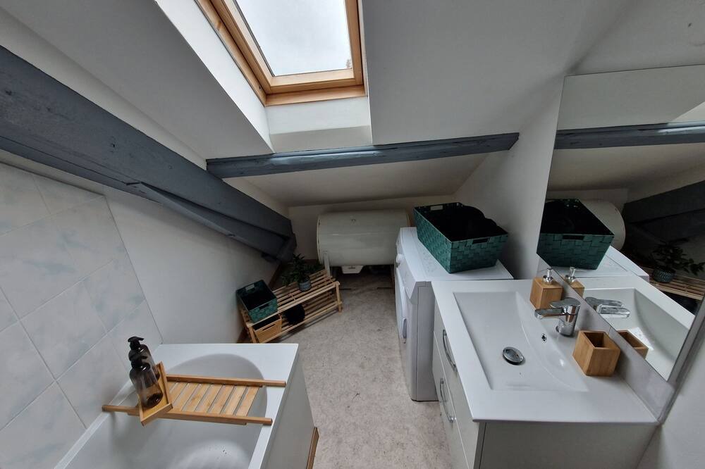 Photo of Bathroom in Marpent