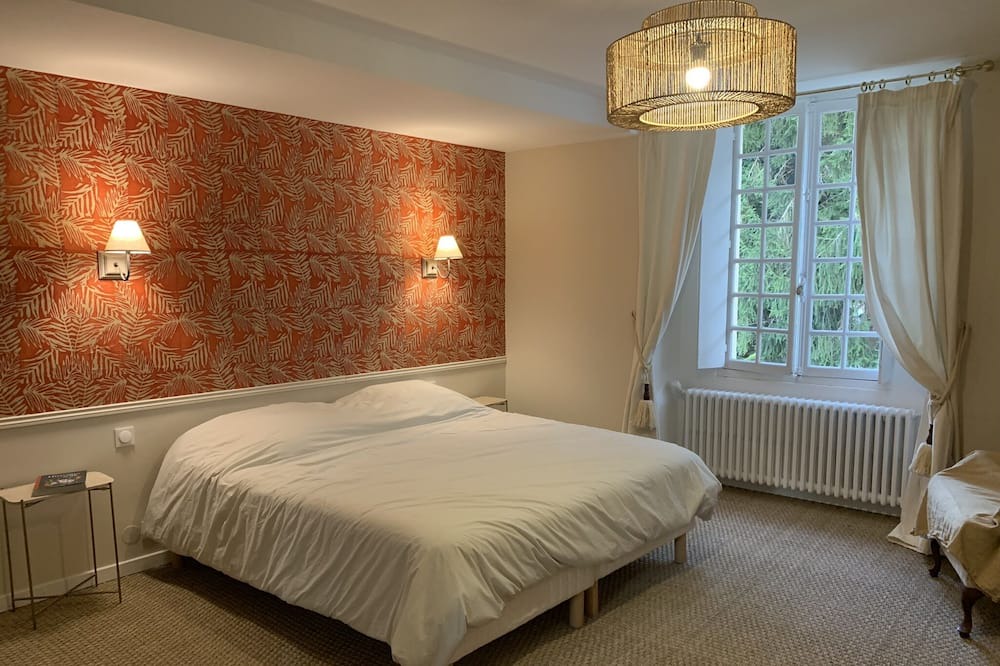 Photo of Bedroom in Vienne-en-Arthies