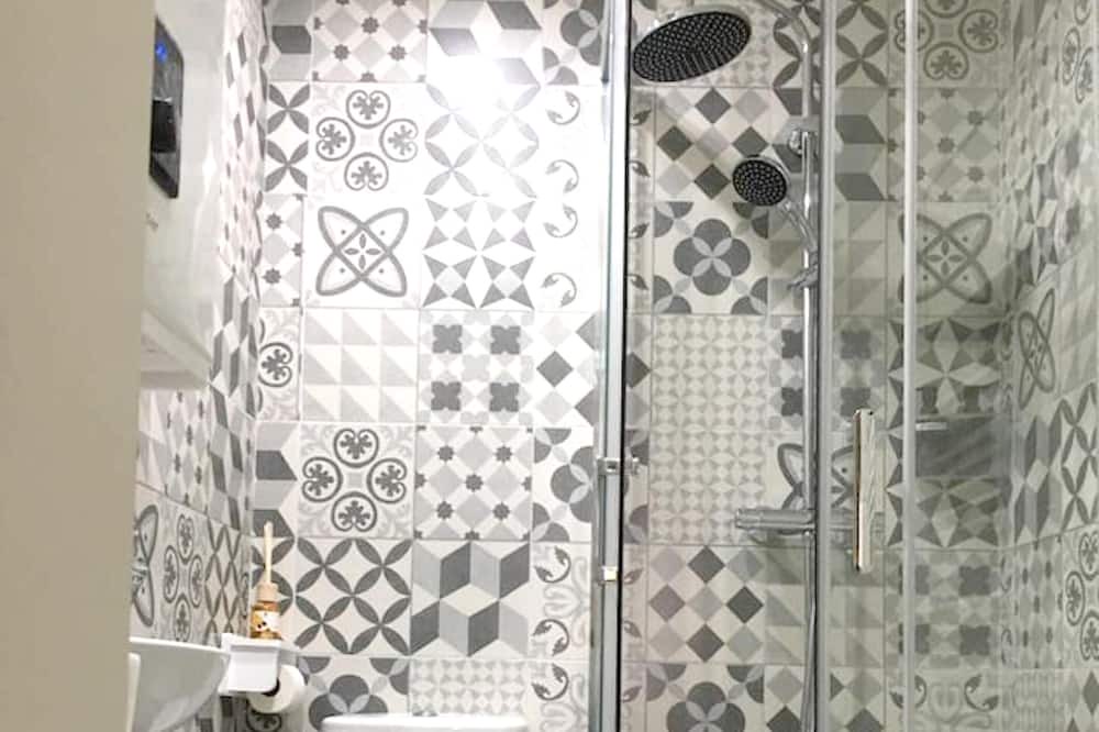 Photo of Bathroom in Stains