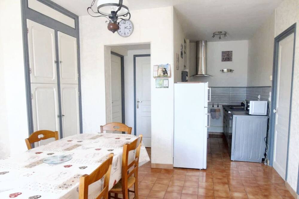 Photo of Kitchen in Avesnes-en-Val