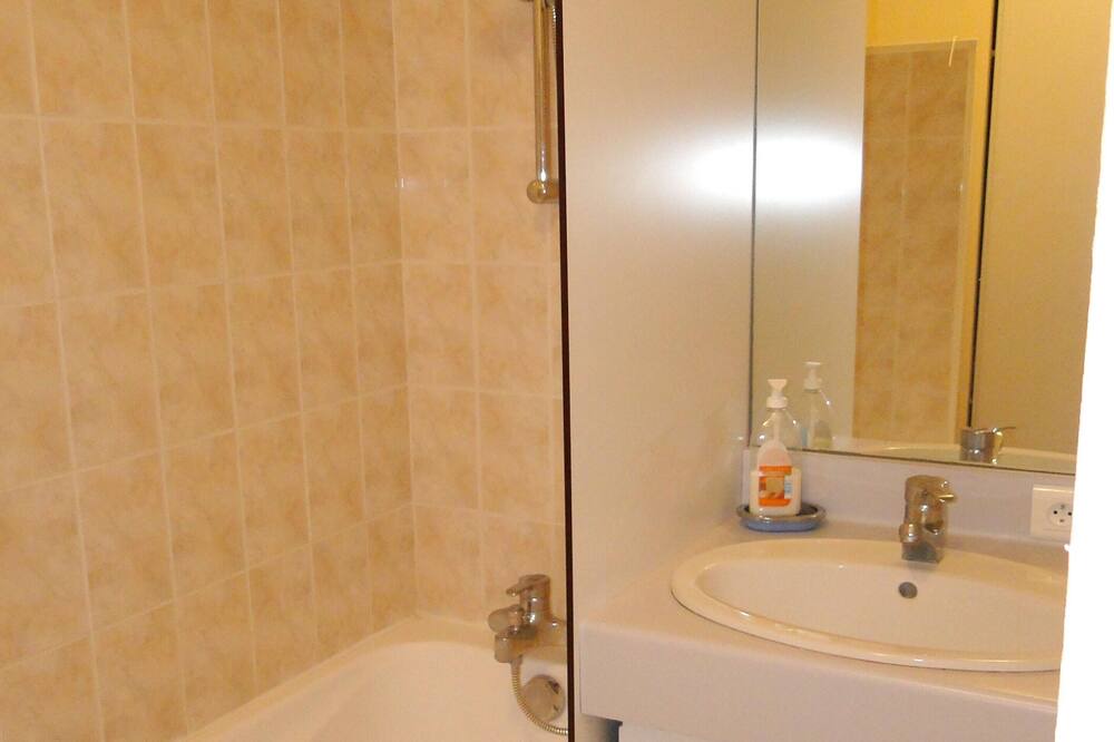 Photo of Bathroom in Vanne