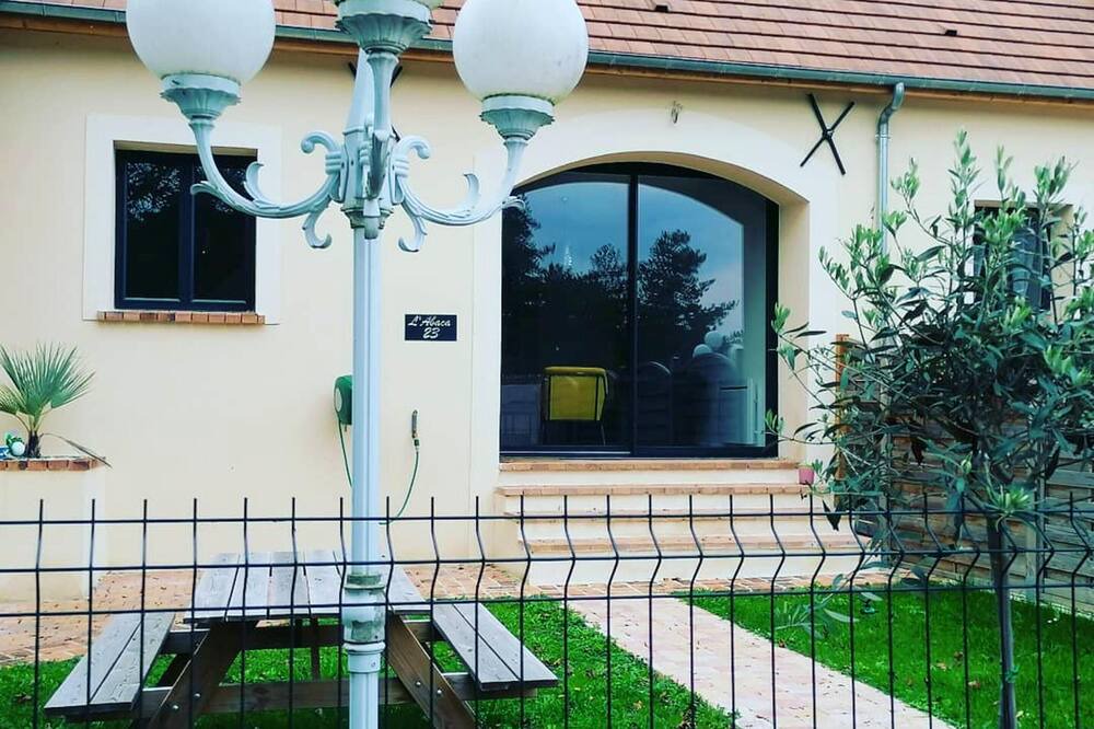 Photo of Outdoor in Sainte-Genevieve-les-Gasny