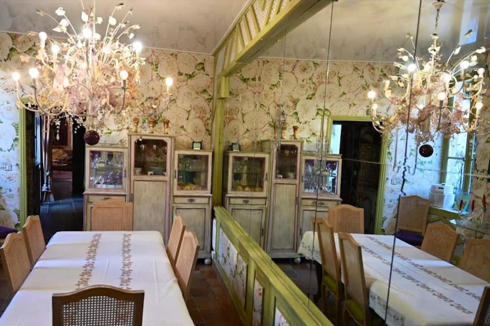 Photo of Livingroom in Chateau-Thierry