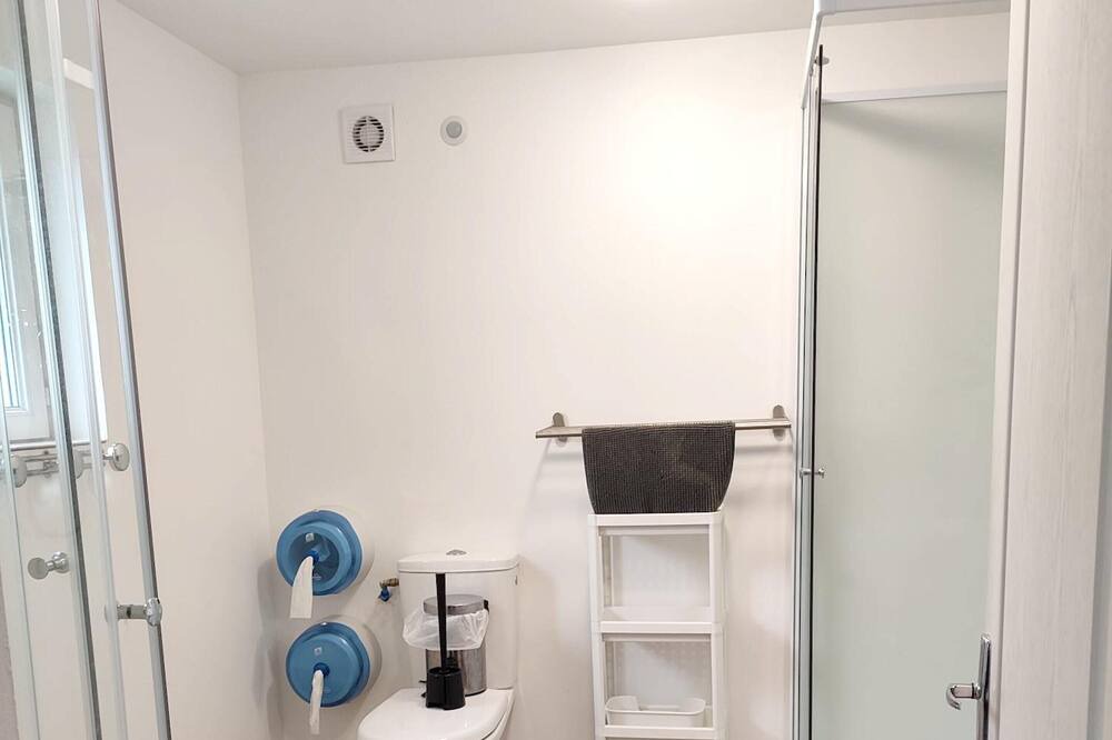 Photo of Bathroom in (le) Mesnil Hue