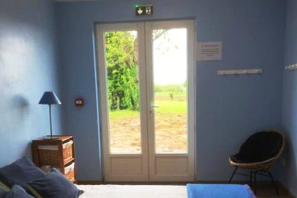 Photo of Others in (le) Mesnil Hue