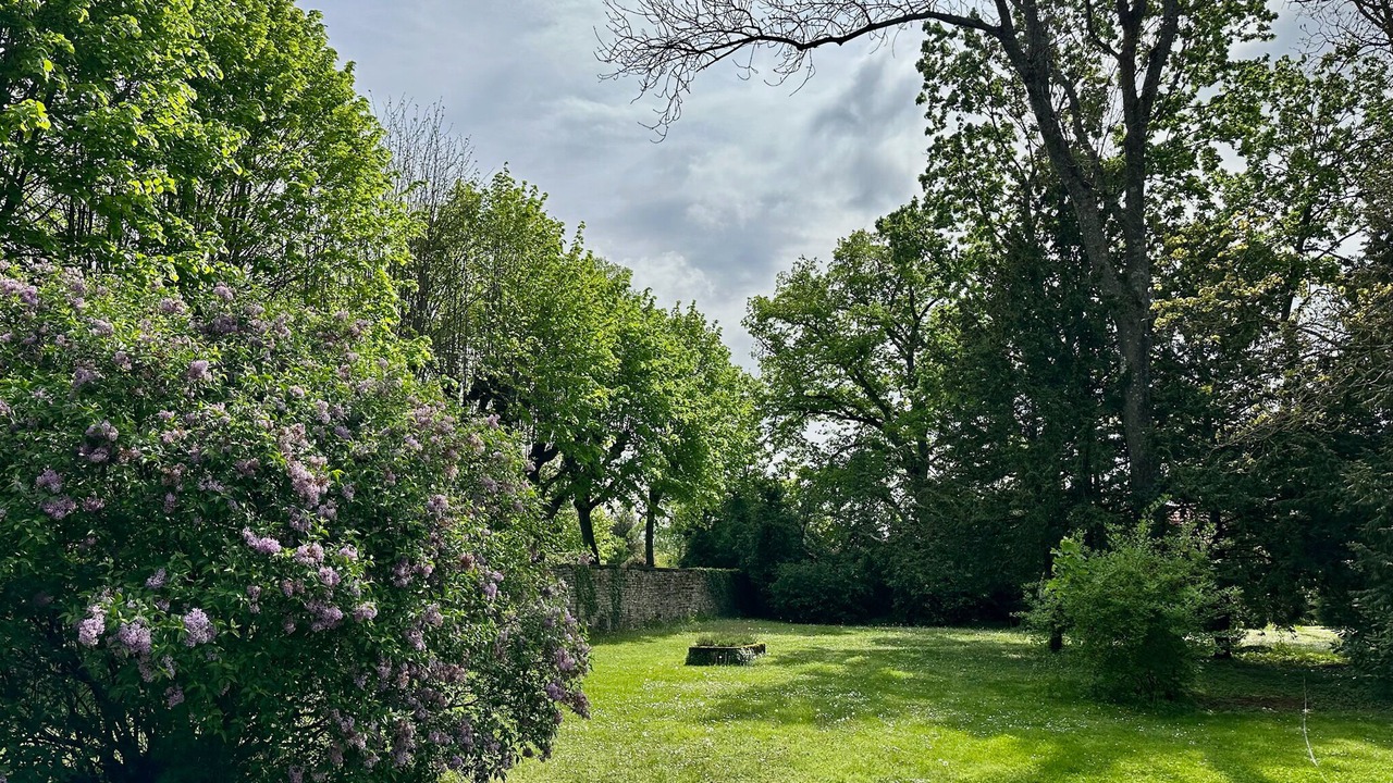 Photo of Outdoor in Givry