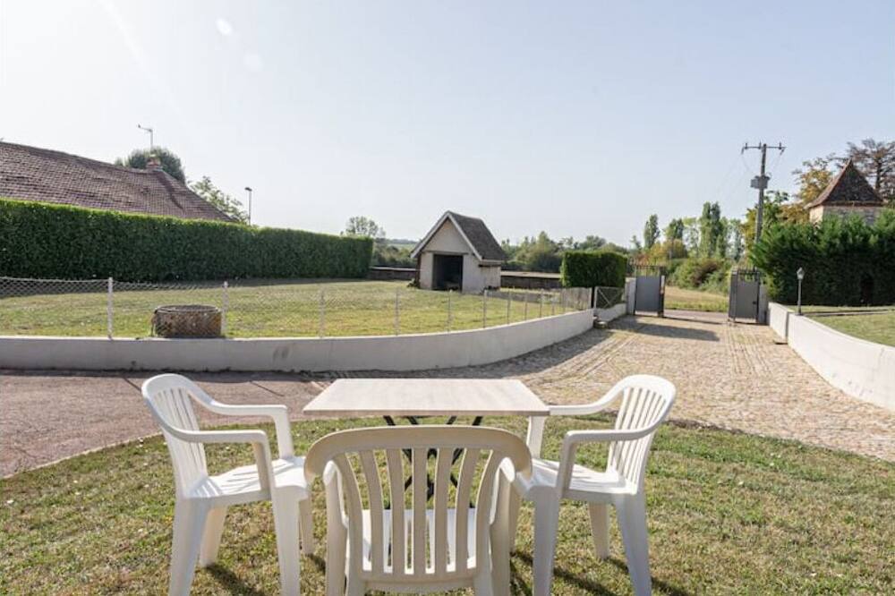 Photo of Outdoor in Saint-Loup-Geanges