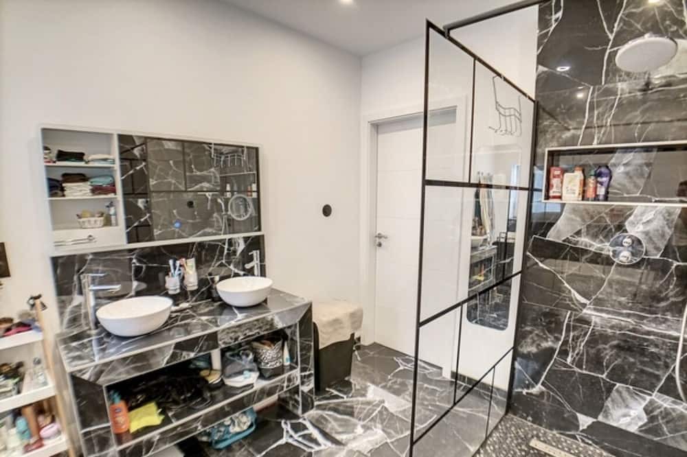 Photo of Bathroom in Huttenheim