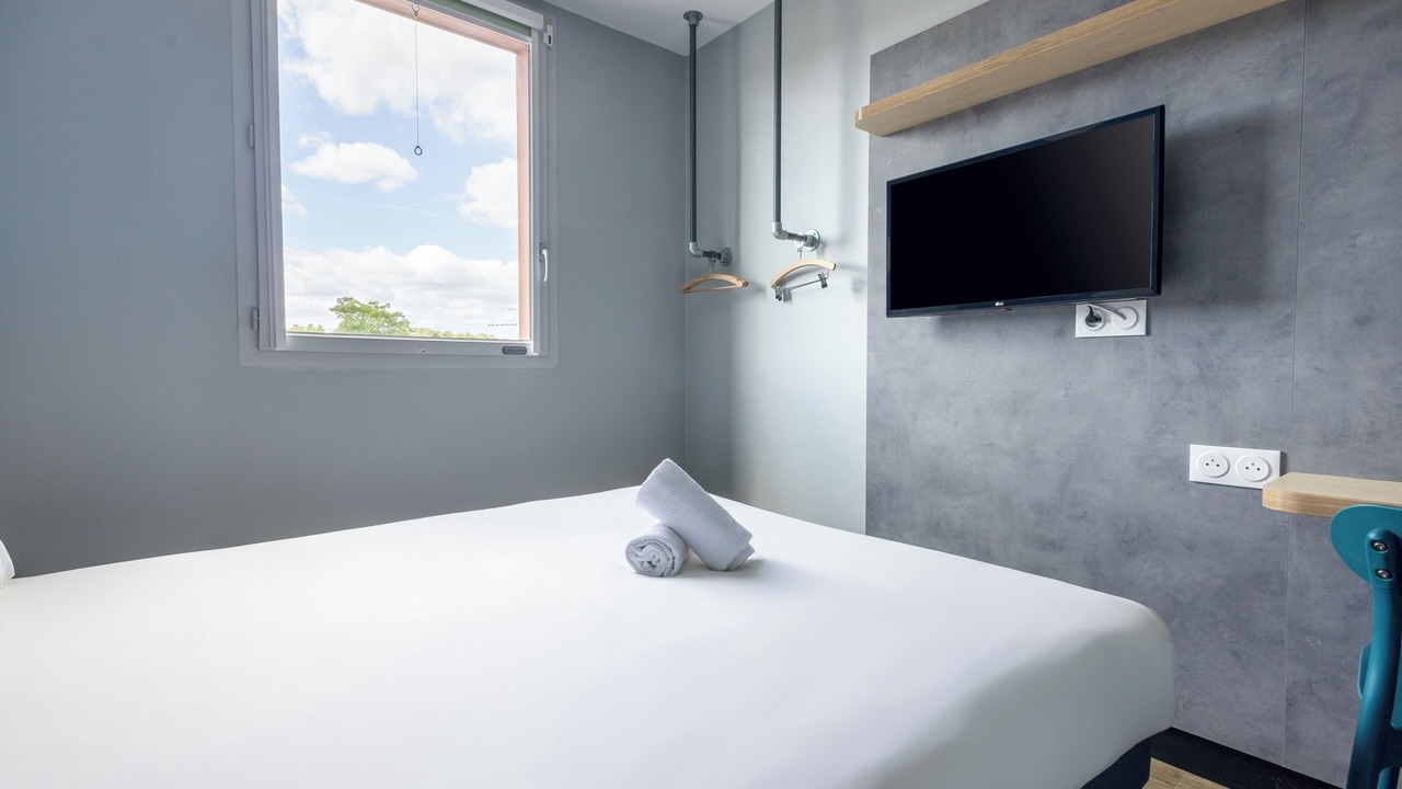 Photo of Bedroom in Plateau - Mont-Valerien