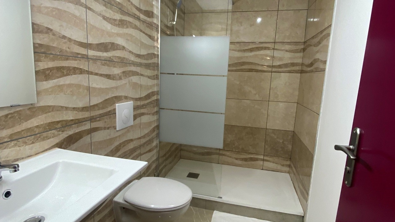 Photo of Bathroom in Crouy