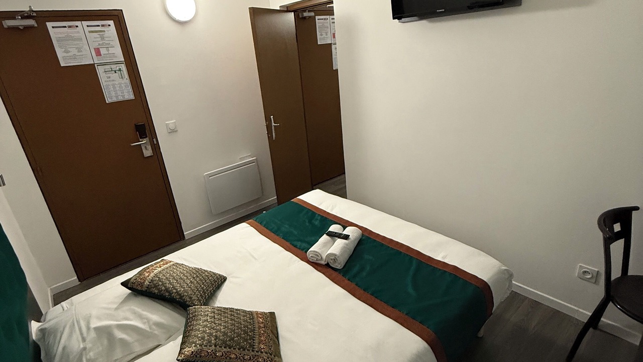 Photo of Bedroom in Crouy