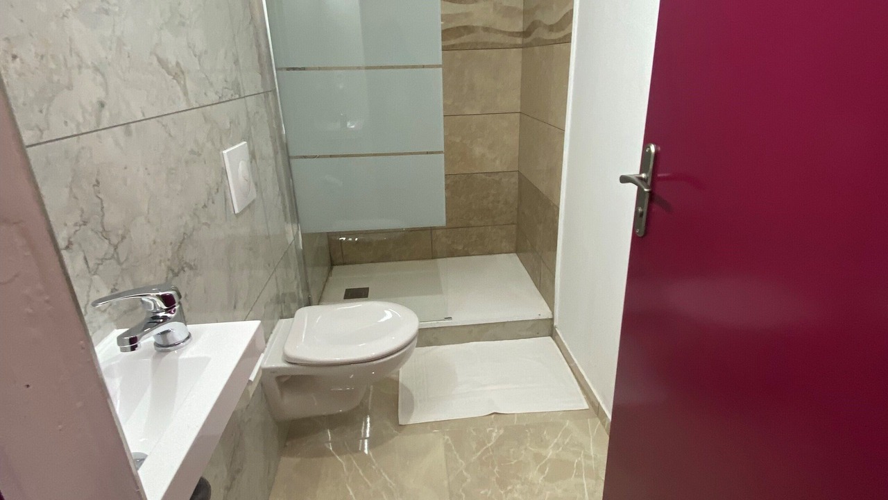 Photo of Bathroom in Crouy