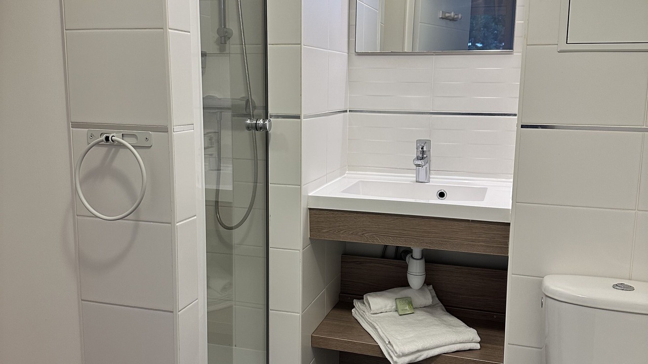 Photo of Bathroom in Avrainville