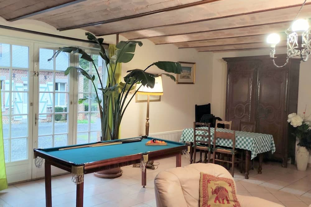 Photo of Livingroom in Englancourt