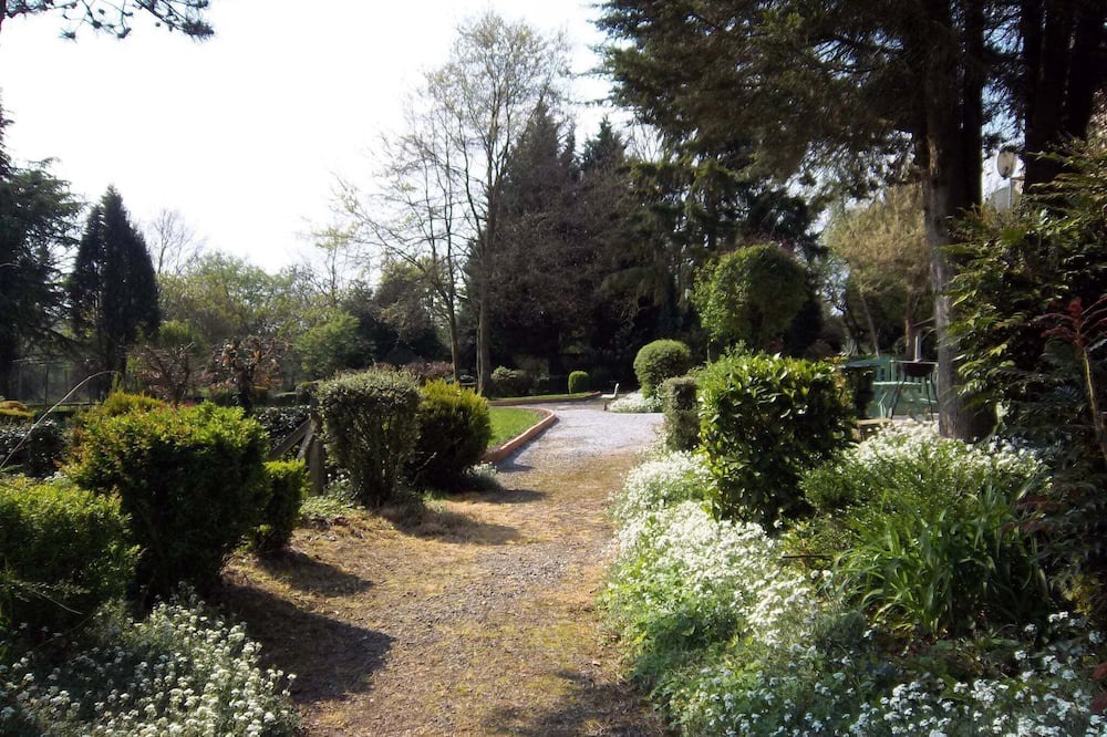 Photo of Outdoor in Englancourt