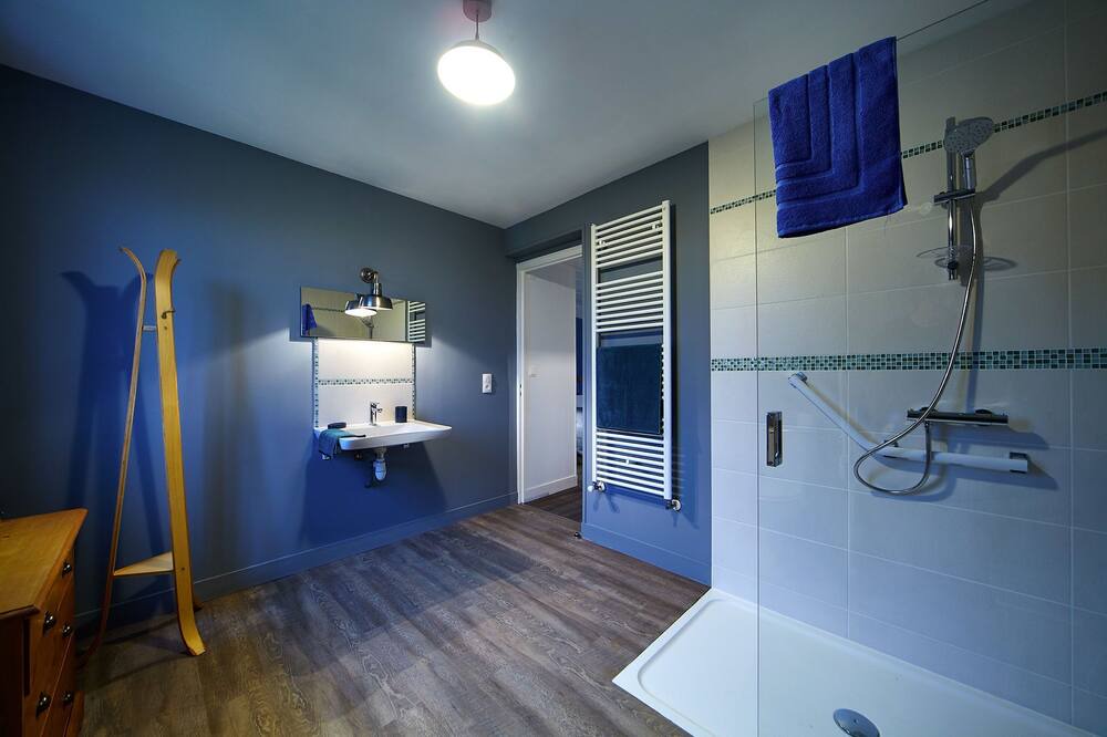 Photo of Bathroom in Asnieres