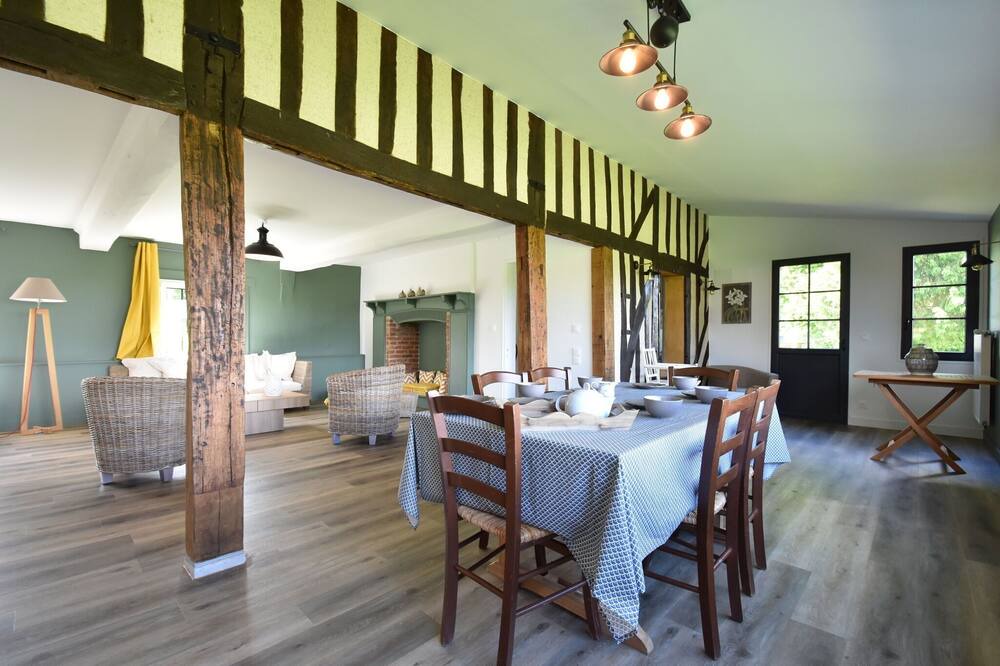 Photo of Livingroom in Asnieres