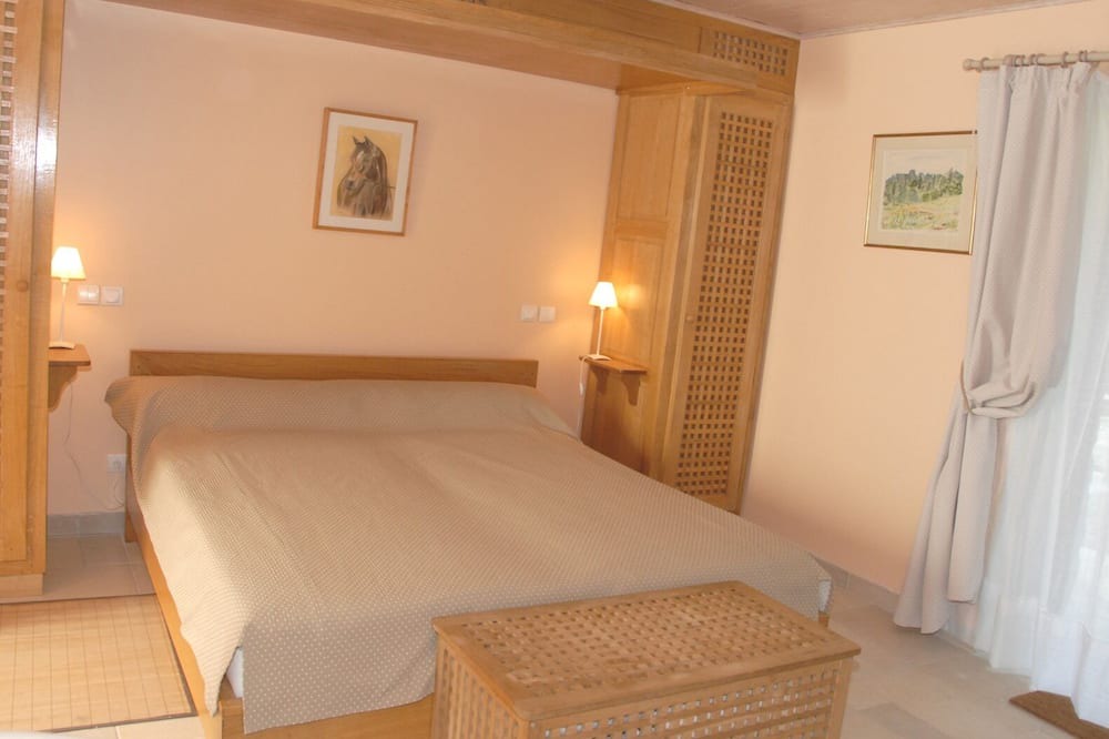 Photo of Bedroom in Bois-le-Roi