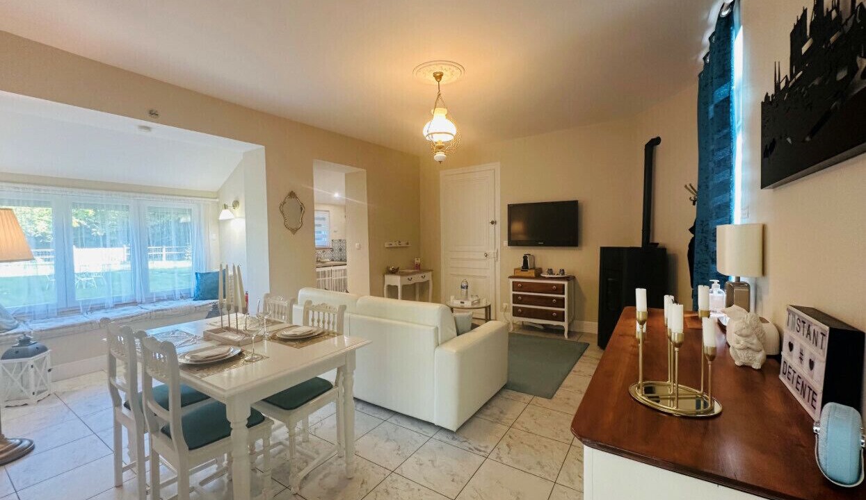 Photo of Livingroom in Crecy-sur-Serre