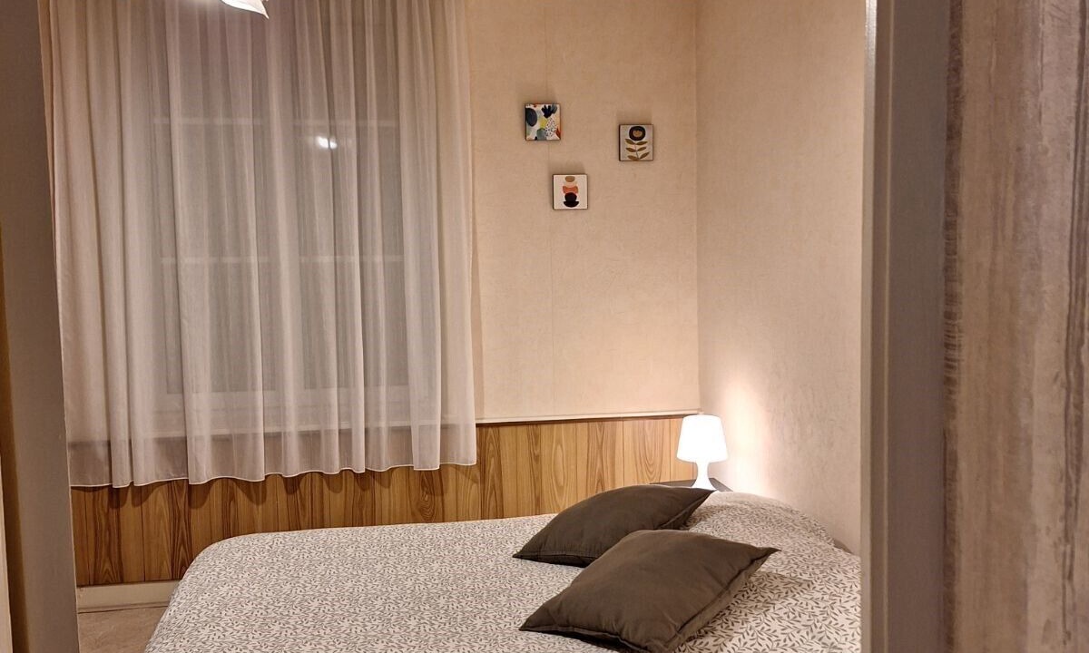 Photo of Bedroom in Charleville-Mezieres