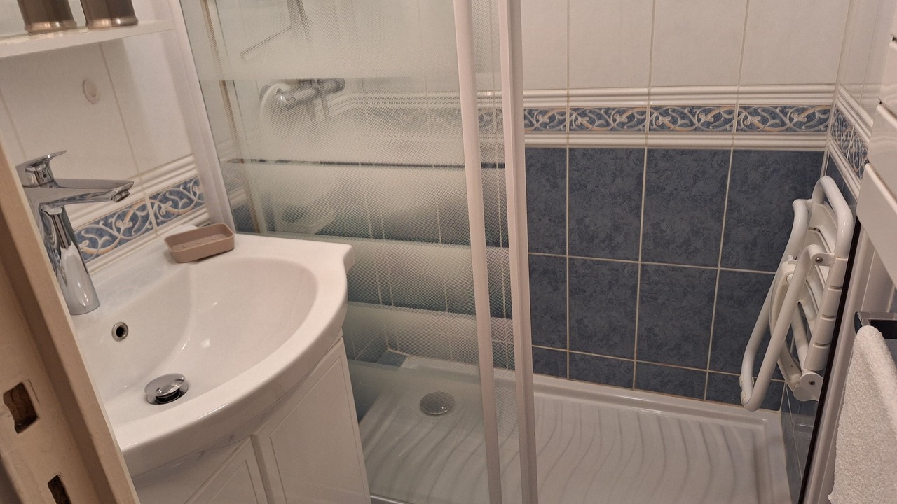 Photo of Bathroom in Charleville-Mezieres