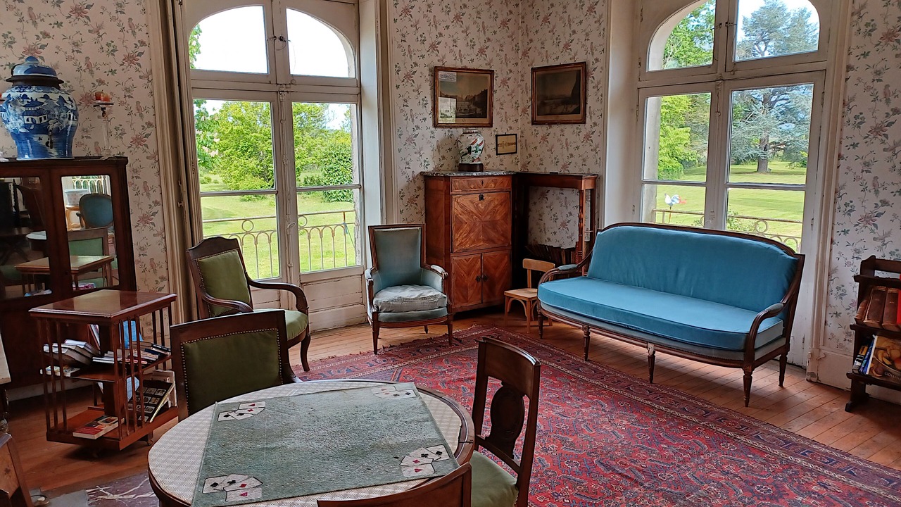 Photo of Livingroom in Le Mesnil-Saint-Denis