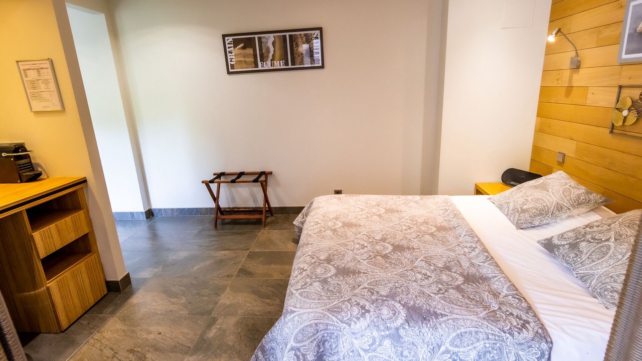 Photo of Bedroom in Saint-Wambert-des-Trois-Vallees