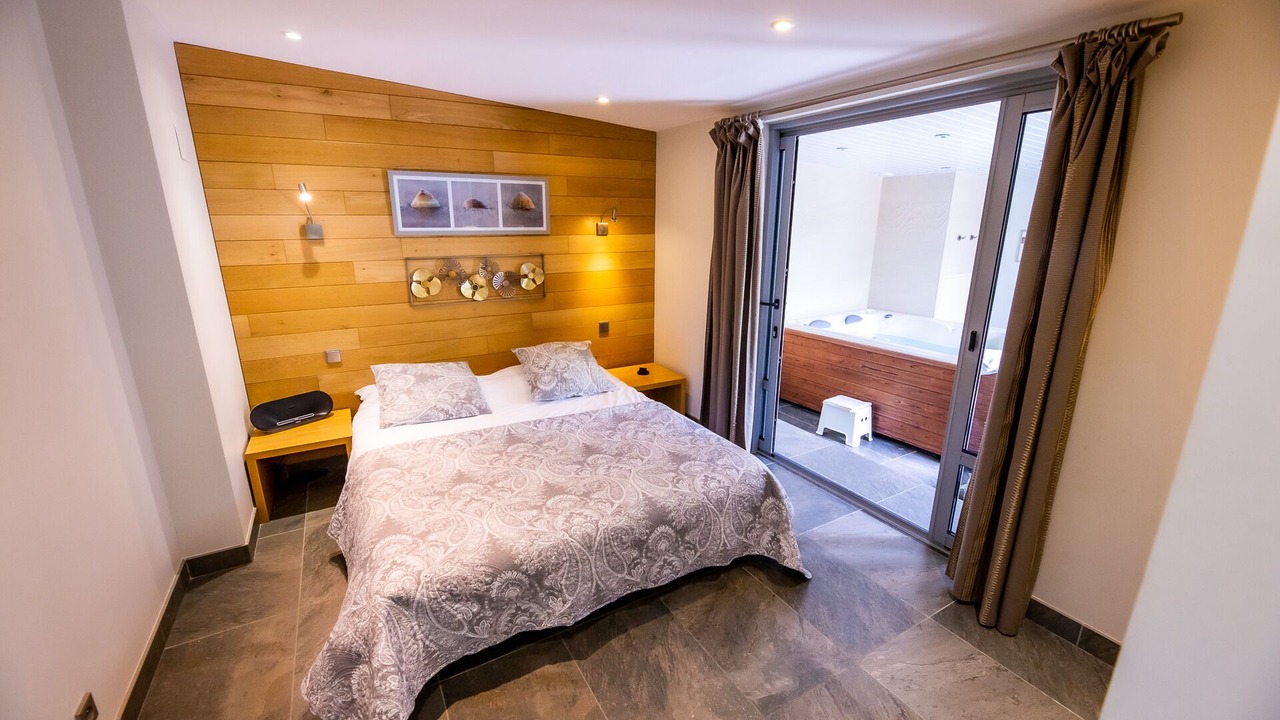Photo of Bedroom in Saint-Wambert-des-Trois-Vallees