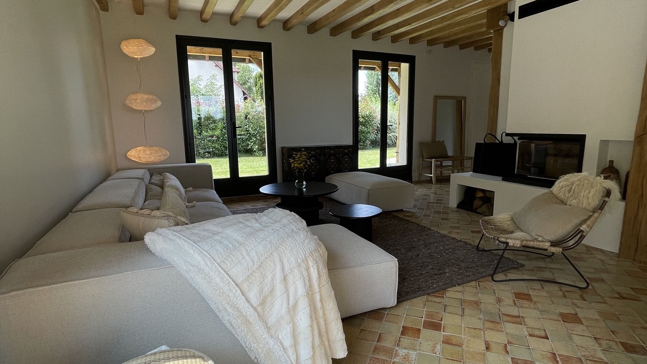 Photo of Livingroom in Le Mont-Saint-Adrien