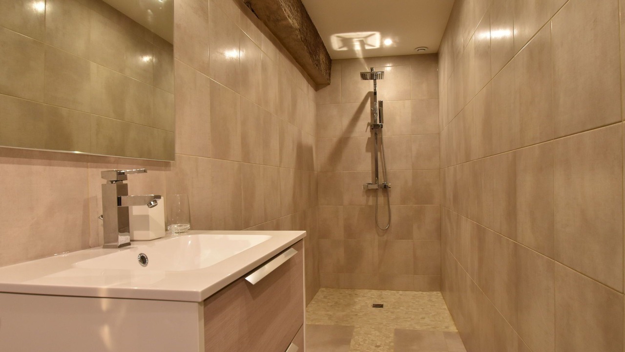 Photo of Bathroom in Saint-Laurent-des-Mortiers