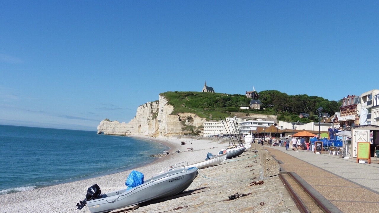 Photo of Others in Etretat
