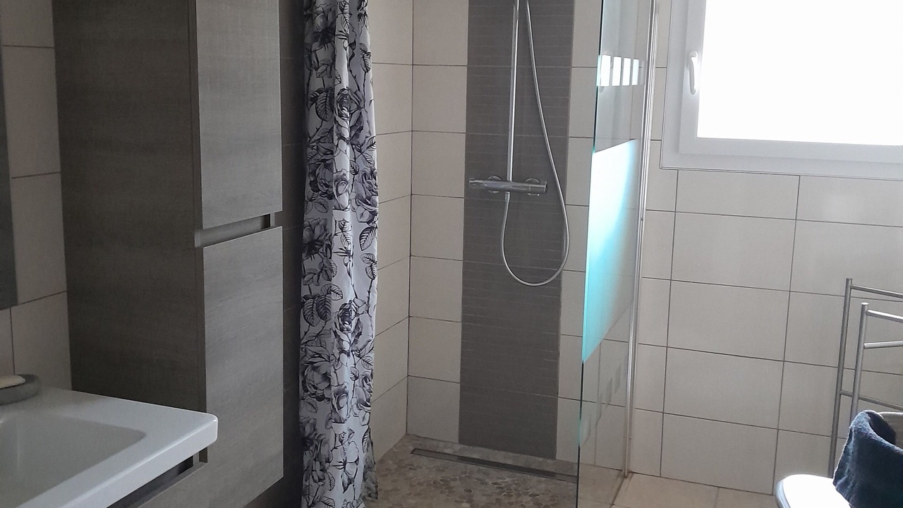 Photo of Bathroom in Maranville