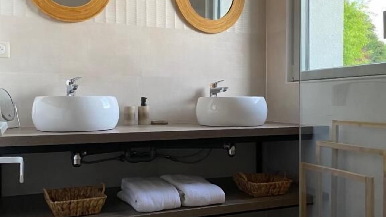 Photo of Bathroom in Saint-Prix