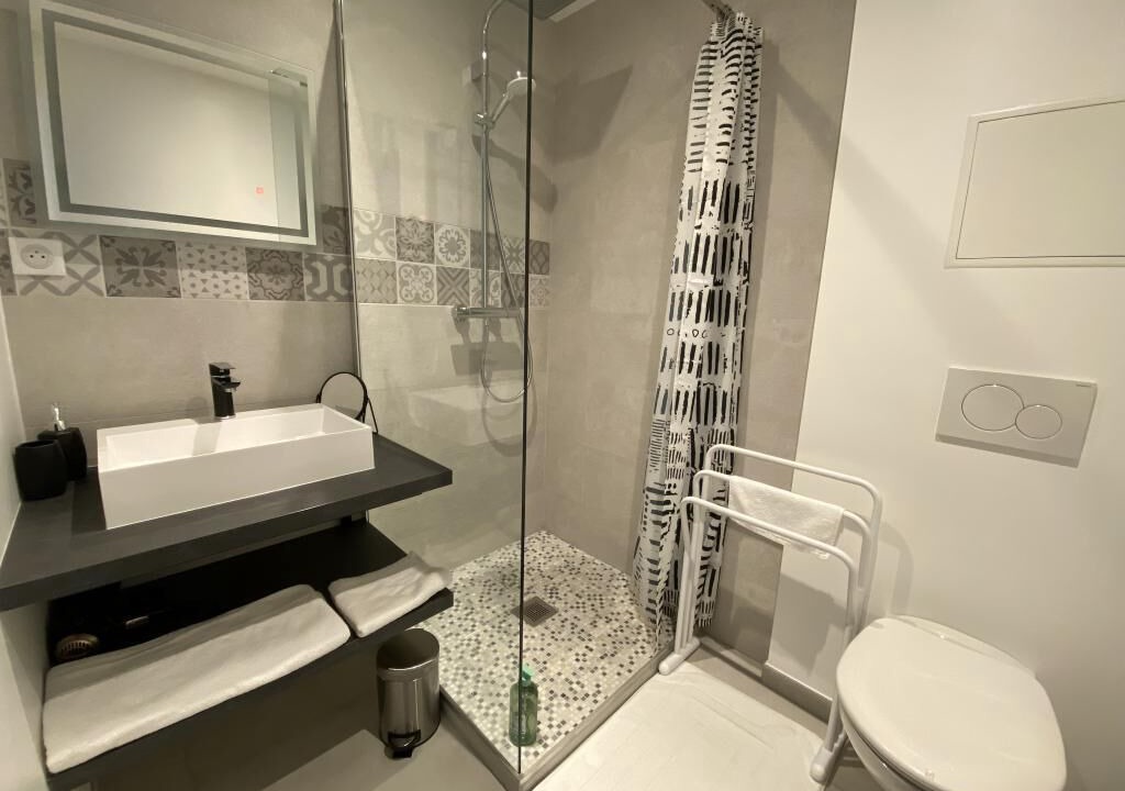 Photo of Bathroom in Saint-Prix