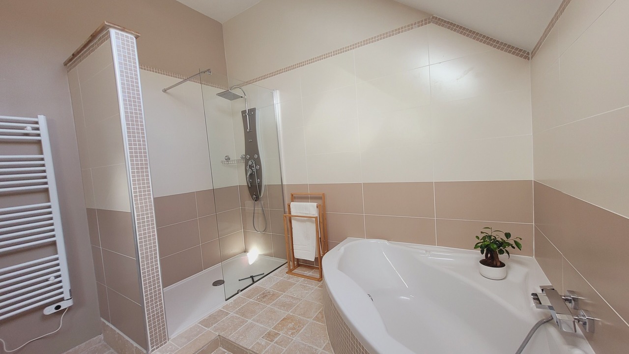 Photo of Bathroom in Chenoise